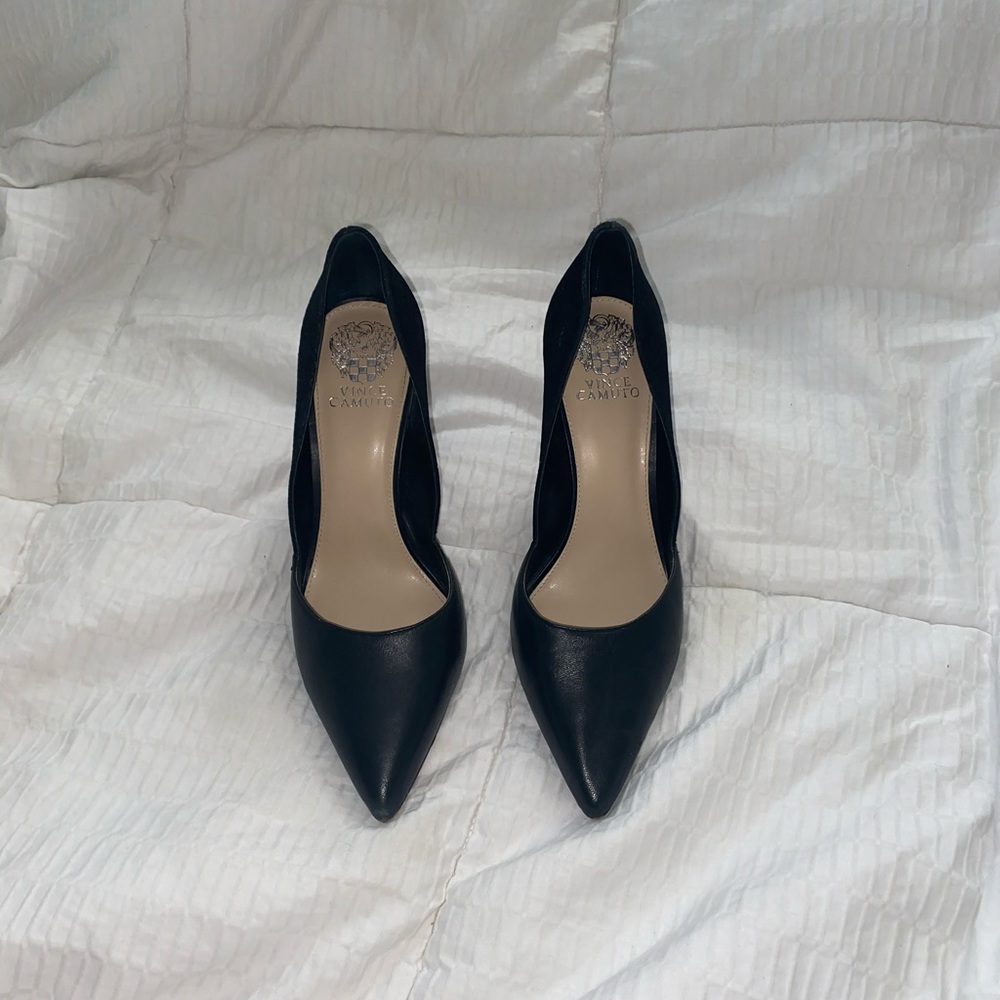Vince camuto black heels